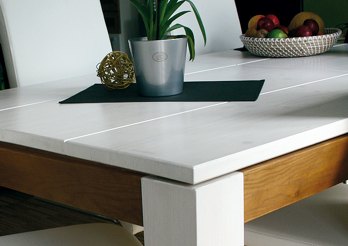 Tisch aus Eschenholz